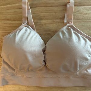 Kindred bravely nursing bra size large